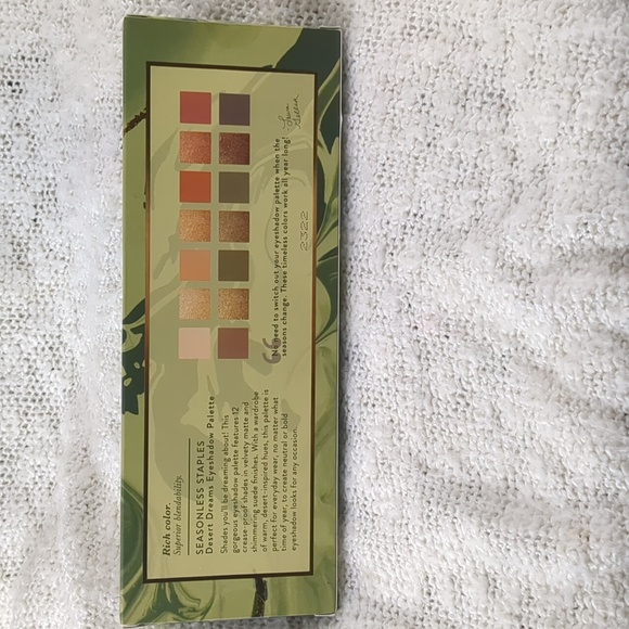 Laura Geller Seasonless Staples Eyeshadow Palette in Desert Dreams, 14g/0.49oz - Picture 5 of 14